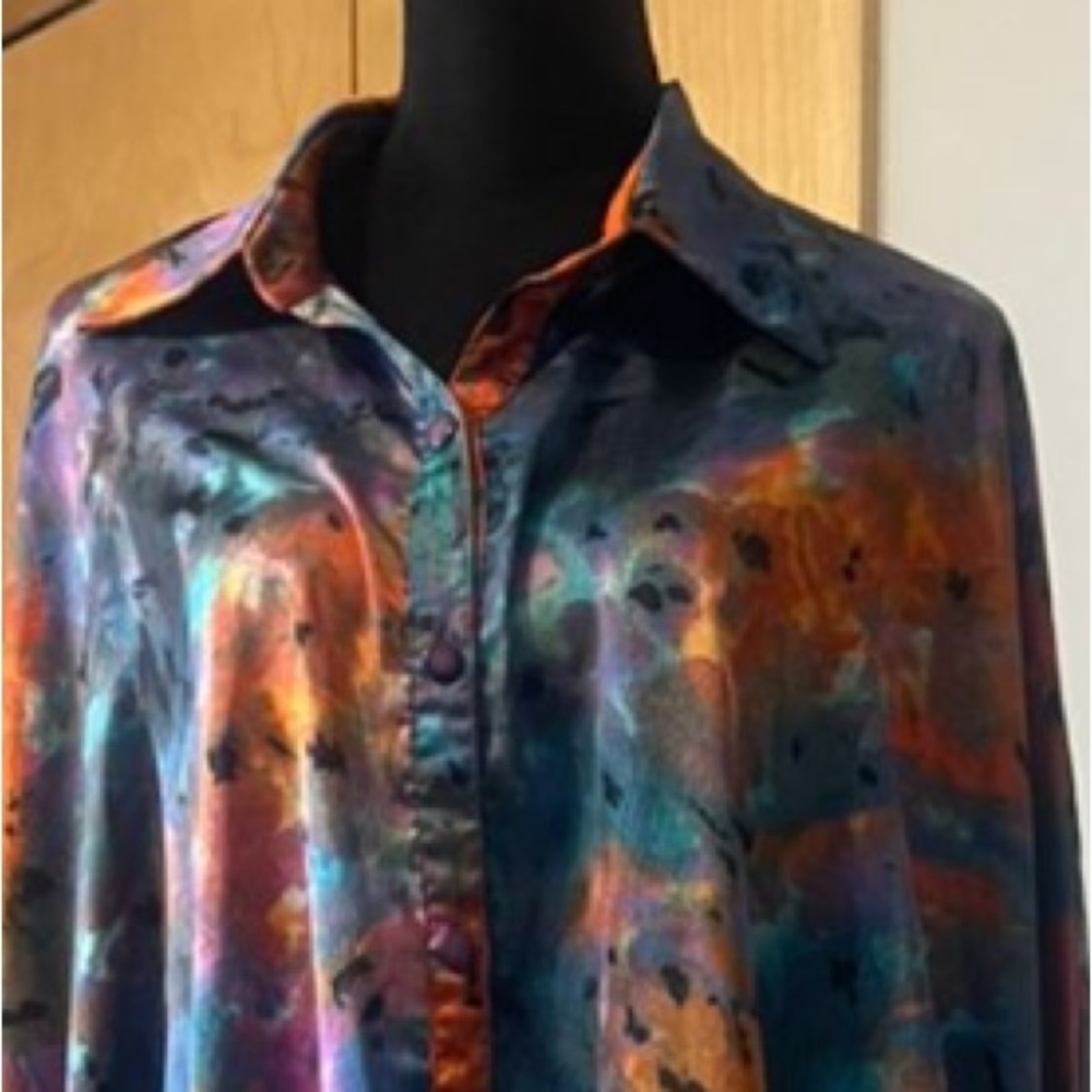 Colorful Abstract Blouse - Picture 2 of 3